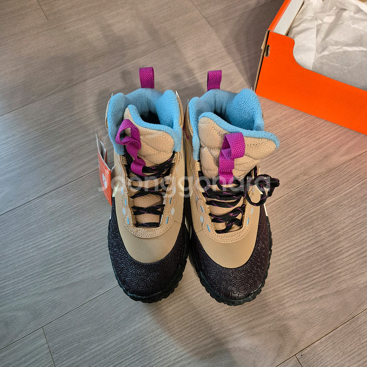 나이키테라스카우트 아동운동화 225사이즈 새상품--0