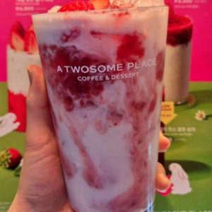 투썸 투썸플레이스 딸기 요거트 라떼 딸기요거트라떼