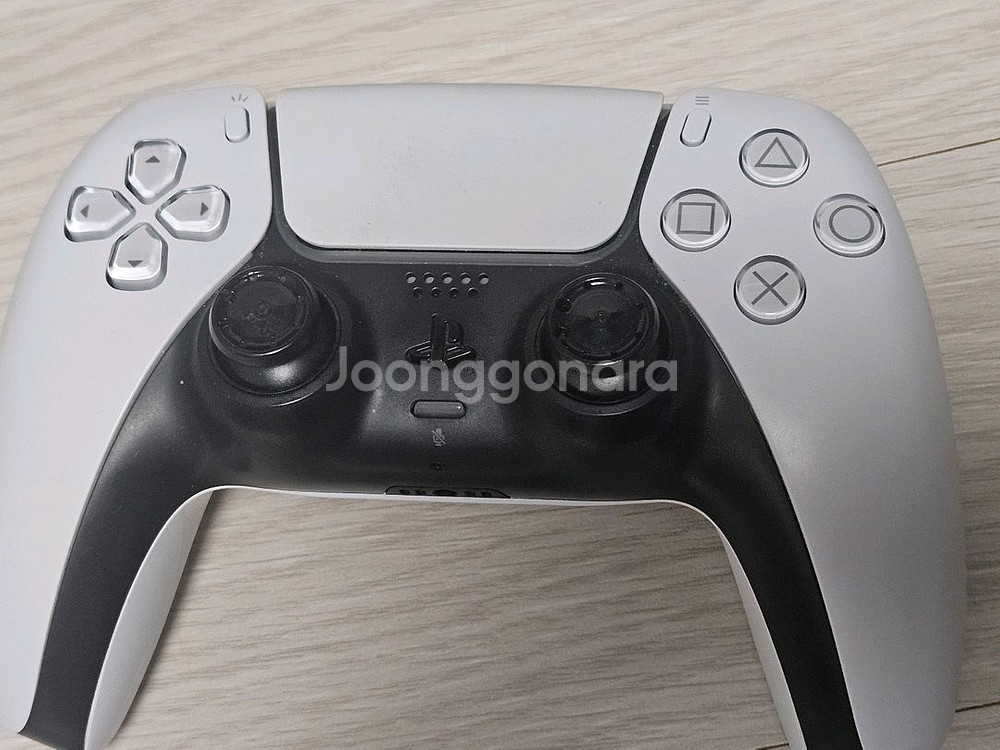 PS5 디스크 에디션. 구성품 다 있어요--1