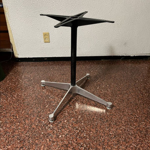 허먼밀러 임스 테이블 컨트랙트 베이스