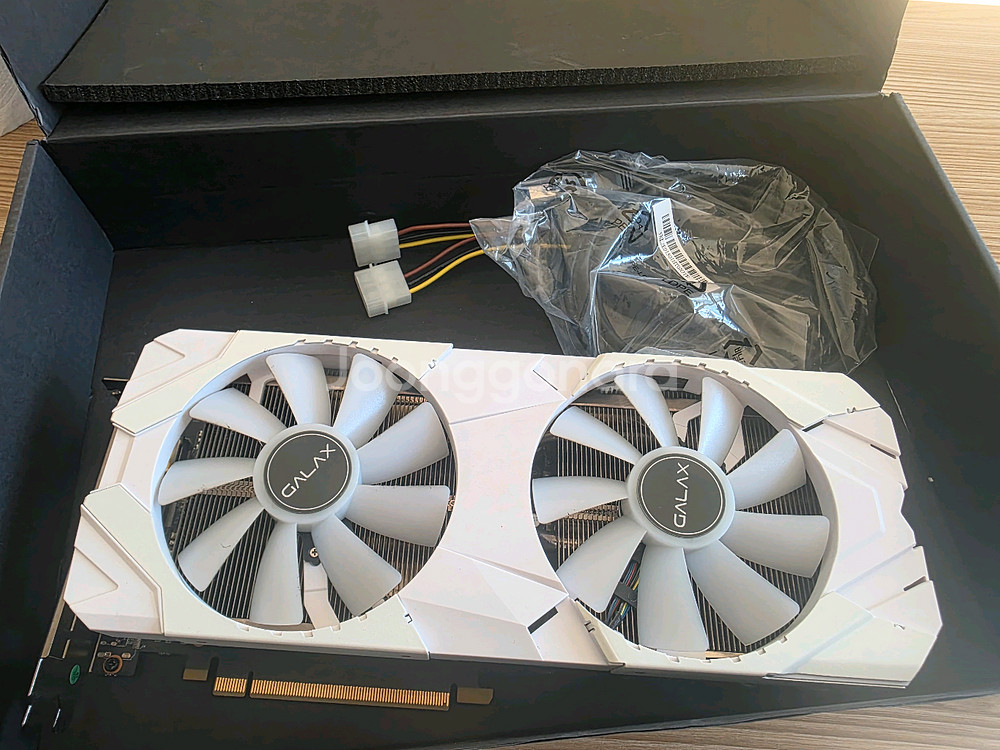 GALAX RTX2060 SUPER 화이트 그래픽카드--0