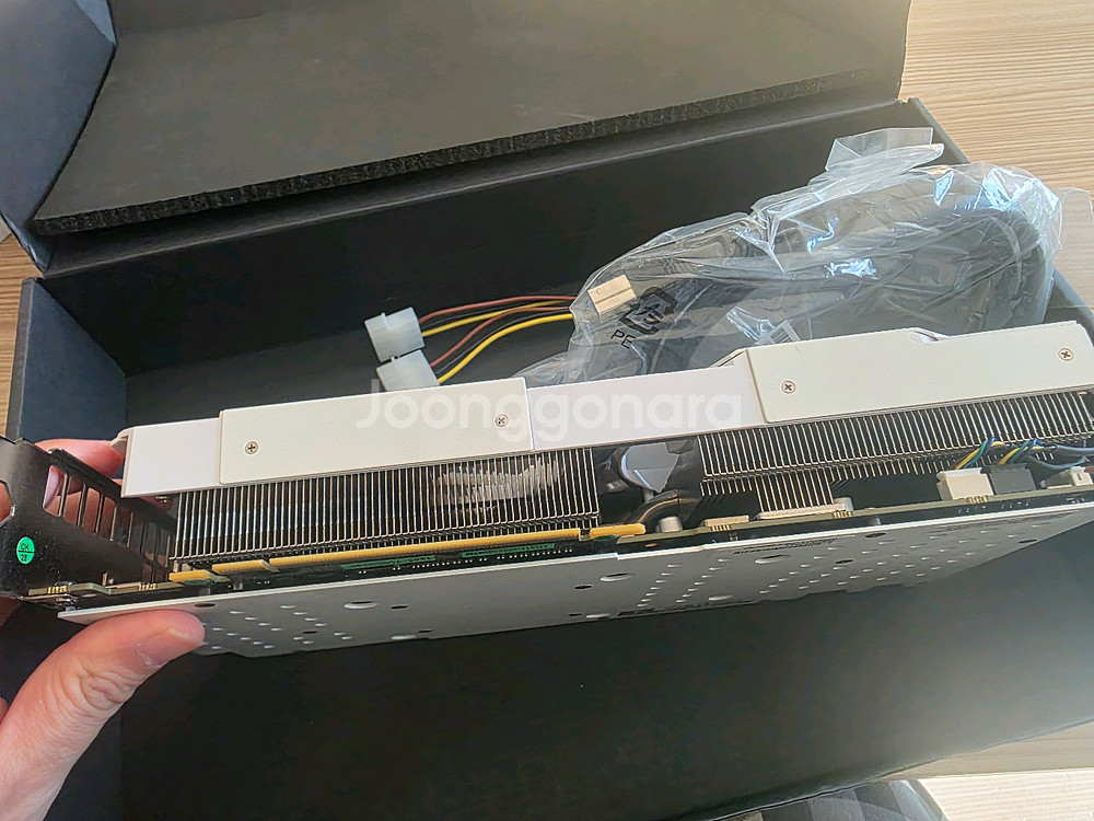 GALAX RTX2060 SUPER 화이트 그래픽카드--1