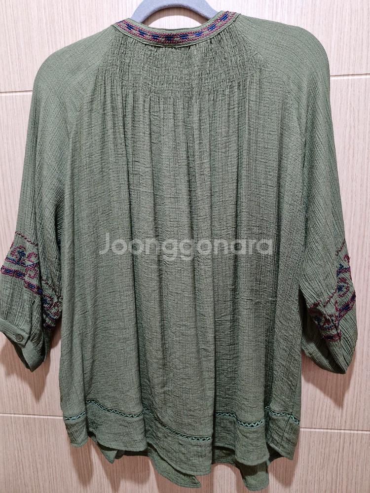 숲 블라우스 판매합니다--1