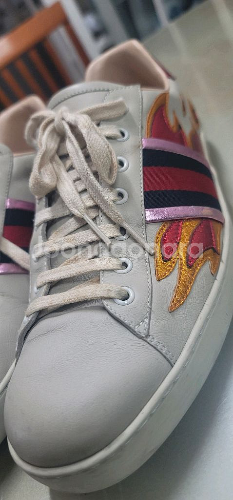 극희소! 구찌(GUCCI) 에이스(Ace) 플레임(불꽃) 스니커즈 - 한정판 레어템!흰색 구찌가 아니라 아이보리라--0