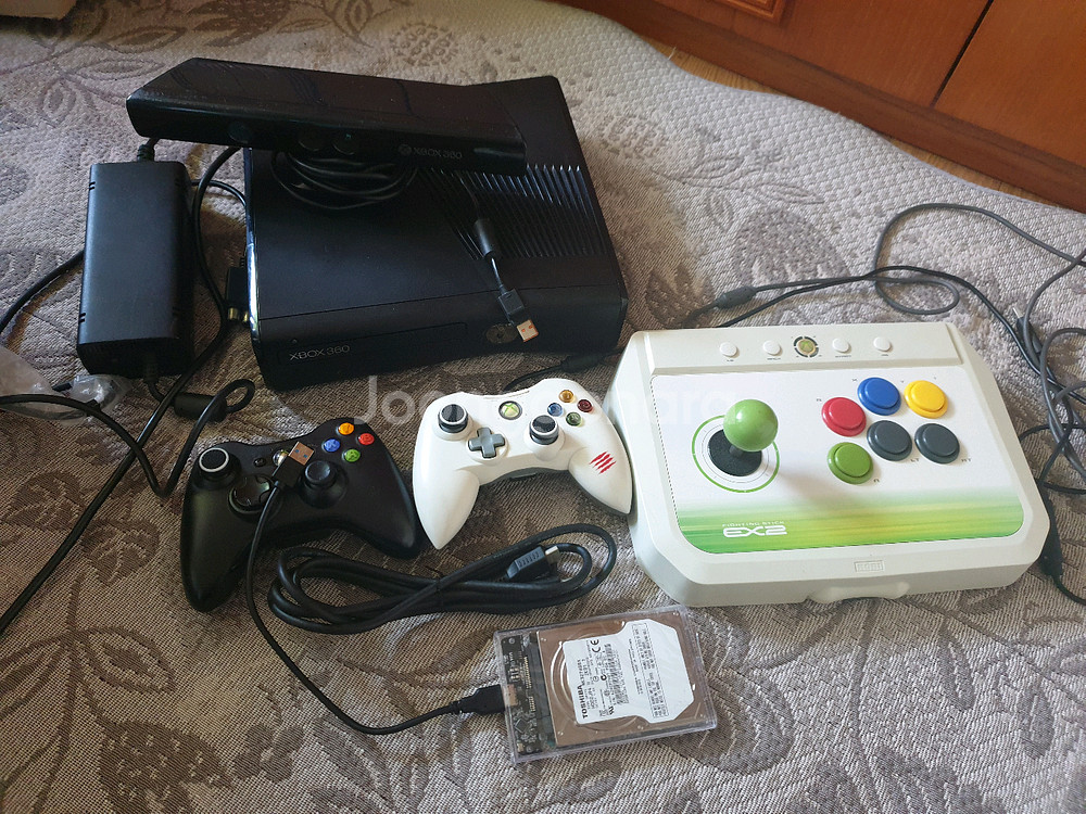 xbox360s 1.32테라 키넥트 3인셋팝니다--0