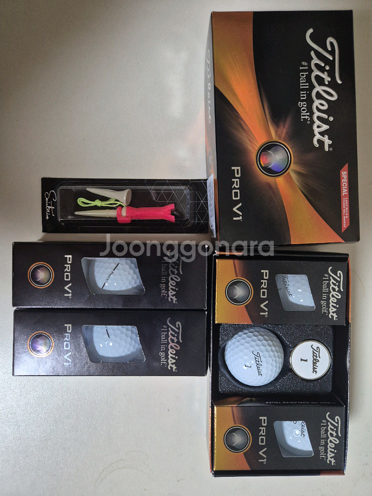 타이틀리스트 PRO V1 골프볼 11구+볼마커+티--0