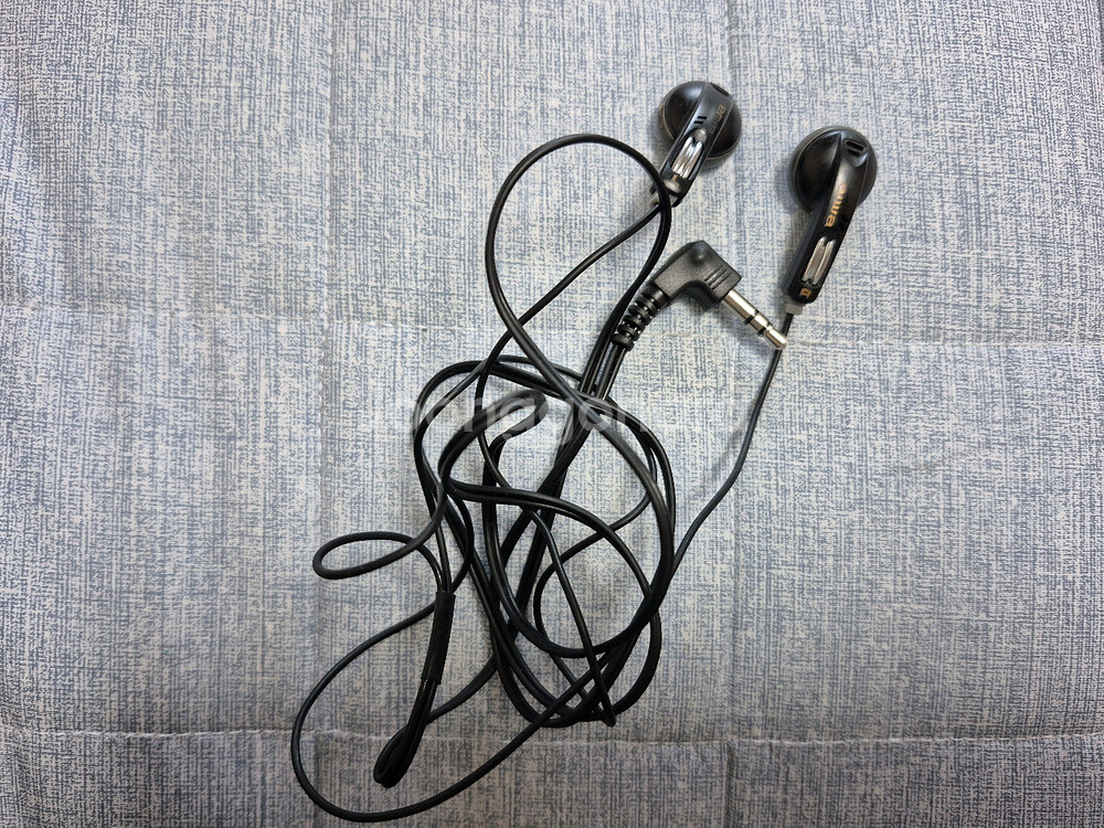 AIWA CR-DS805, HP-V22 이어폰 포함 판매합니다.--2