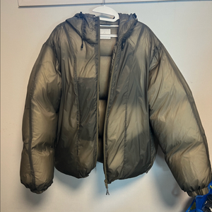 로아 하이킹 스무스 다운자켓 타우프