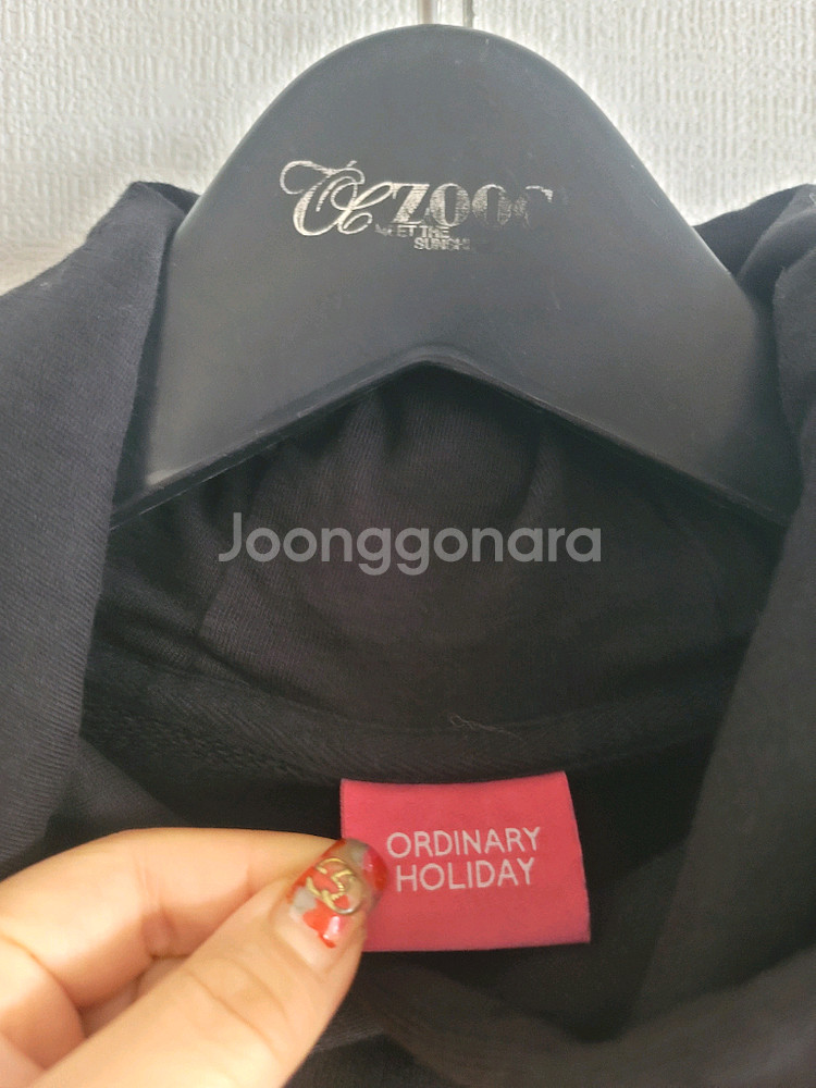 오디너리홀리데이 크롭후드티5000--3