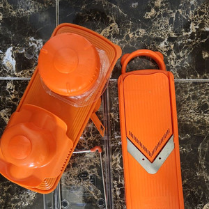 다용도채칼입니다