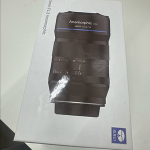 시루이 35mm F1.8 렌즈