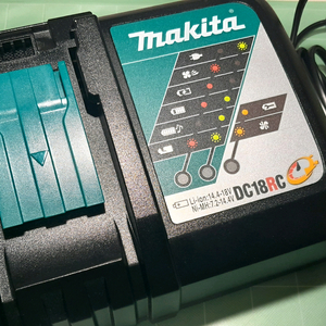 마끼다 급속 충전기