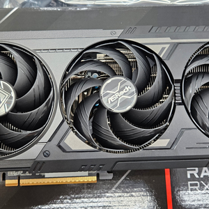 RX 9070 XT STEEL LEGEND 그래픽카드