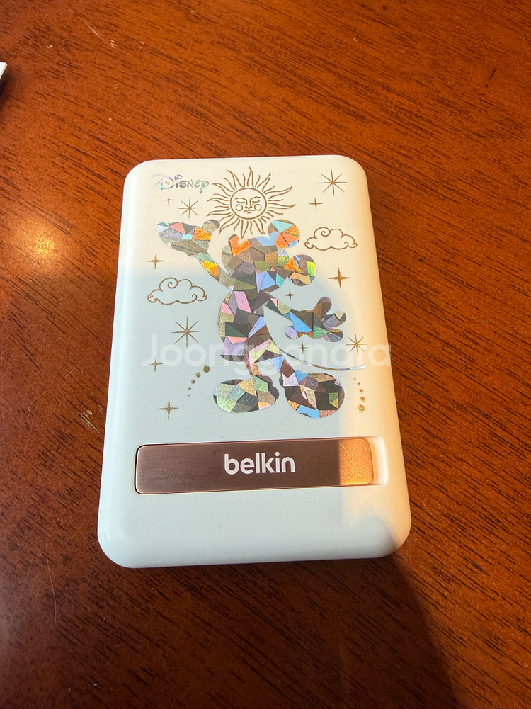 벨킨 미키마우스 보조배터리 판매합니다--1