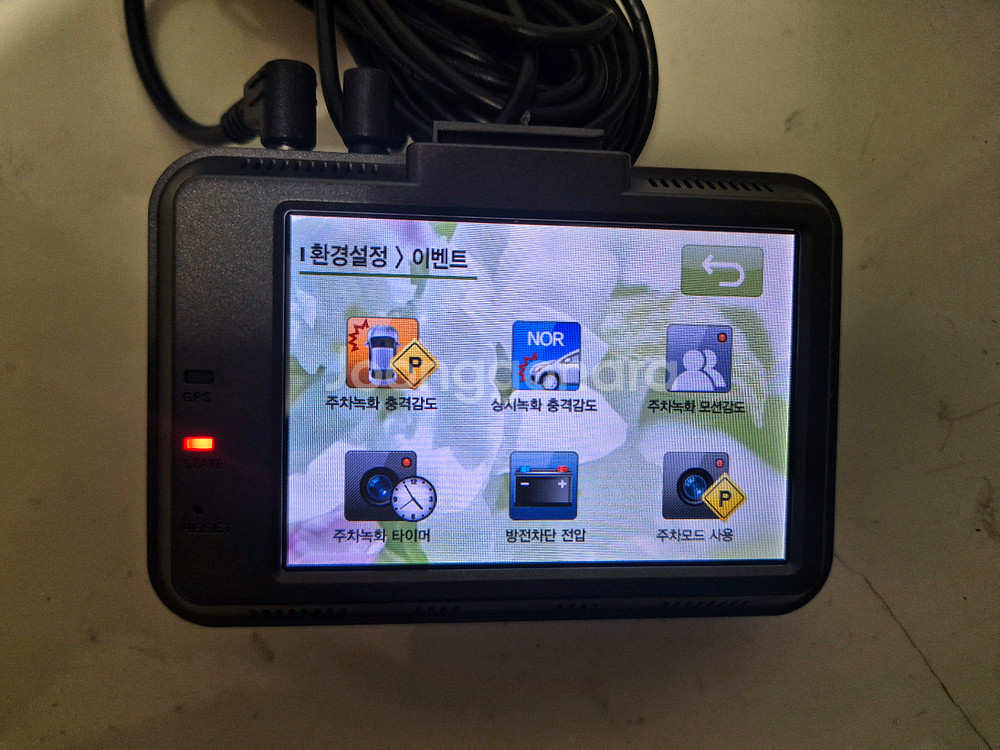 아이머큐리 크리스탈 2채널 32GB 블랙박스 판매합니다--4