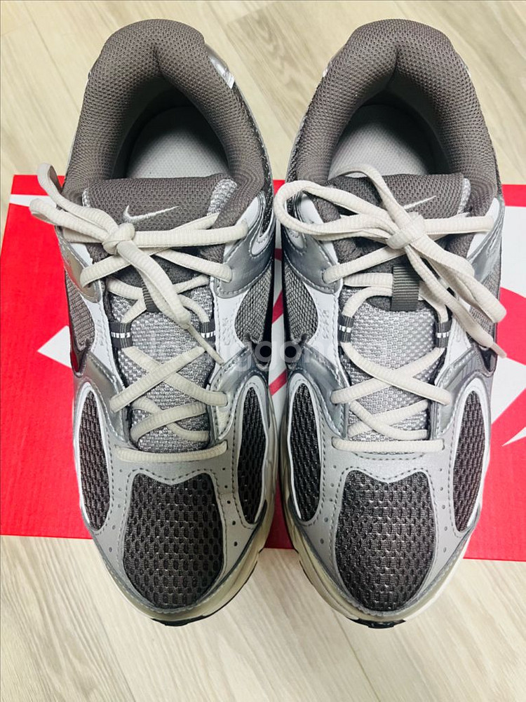 나이키 V5 RNR 245사이즈--5