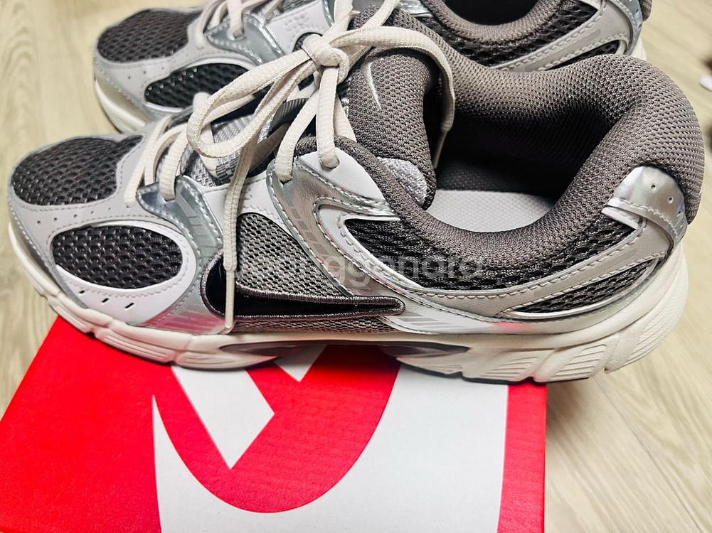 나이키 V5 RNR 245사이즈--4