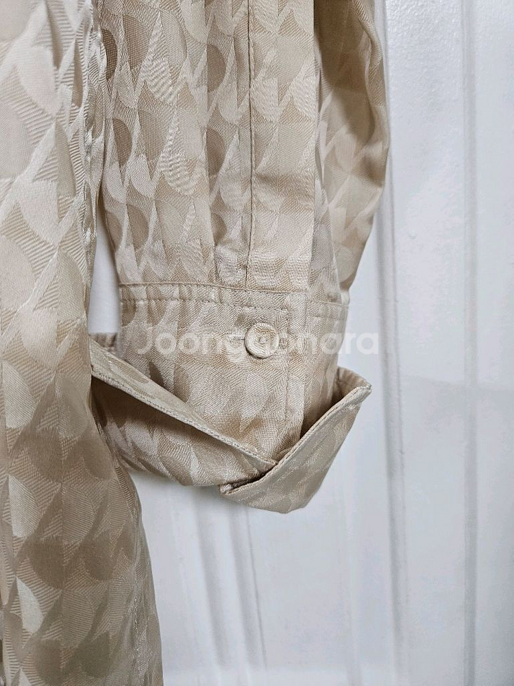 COS 새거수준 자가드원단 실크느낌 블라우스 셔츠 남방--4