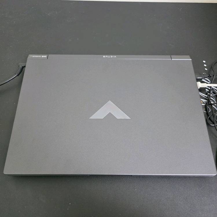 HP VICTUS 게이밍 노트북--11