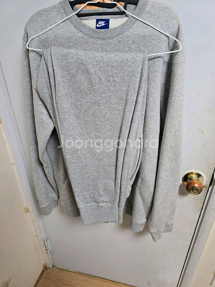 나이키 로고 맨투맨--1