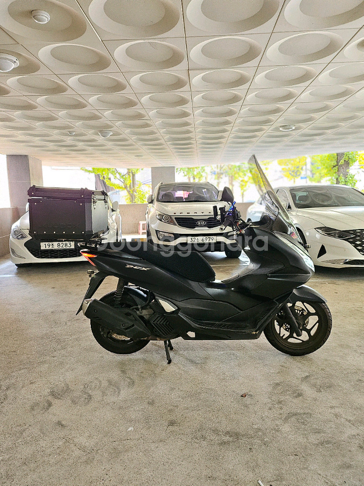관리잘된 앞뒤블박 21년식 PCX125abs판매합니다--6