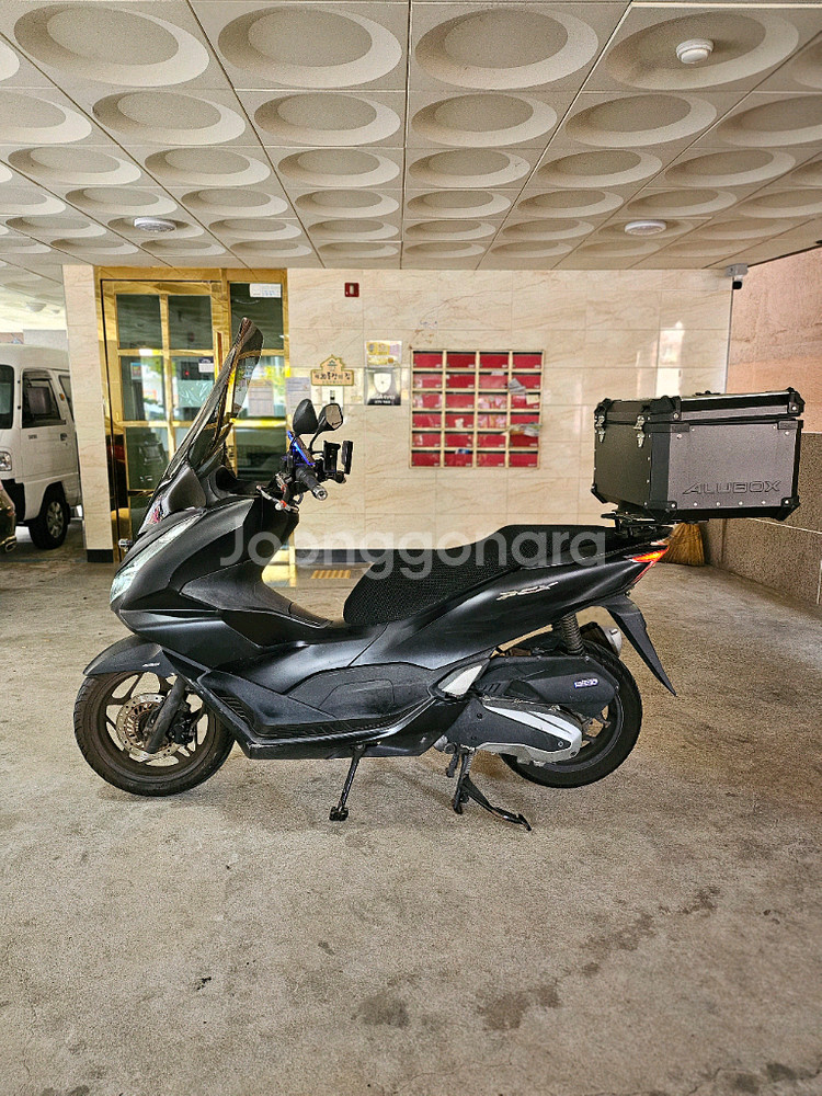 관리잘된 앞뒤블박 21년식 PCX125abs판매합니다--2