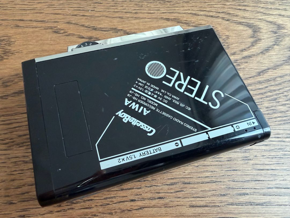 AIWA HS-J9 카세트 워크맨 판매 합니다.--1