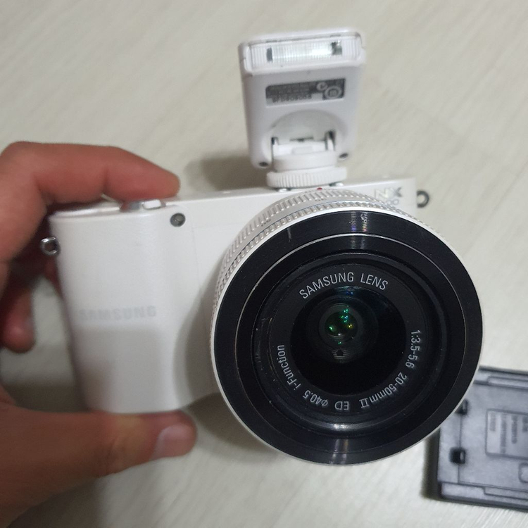 삼성 NX1100 미러리스 카메라--1