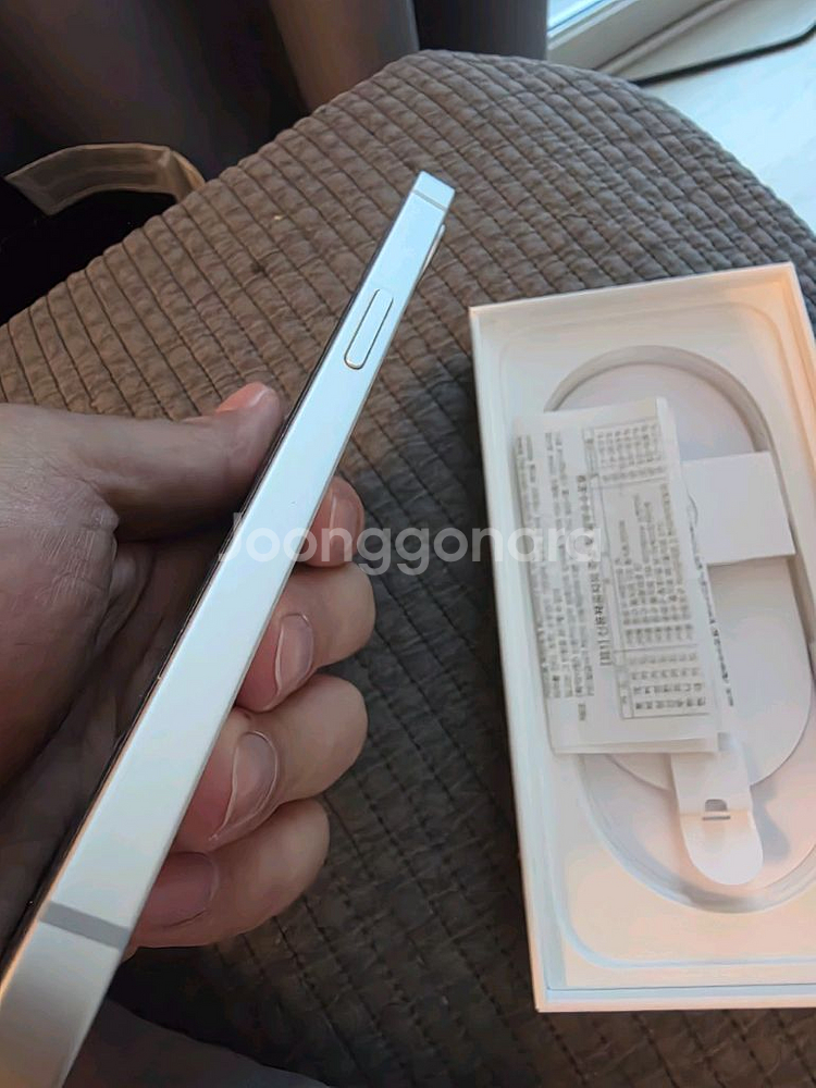 아이폰16e 화이트 128gb--1