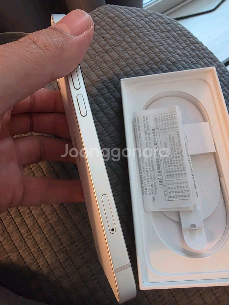 아이폰16e 화이트 128gb--3