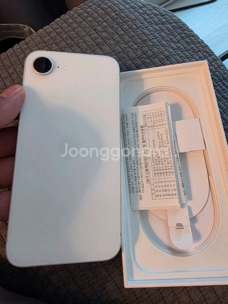 아이폰16e 화이트 128gb--4