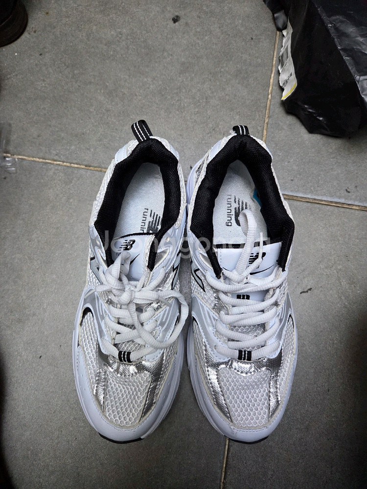 뉴발란스 운동화 245--1