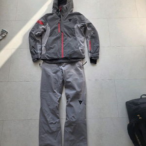 다이네즈 스키복 사이즈(m)판매합니다