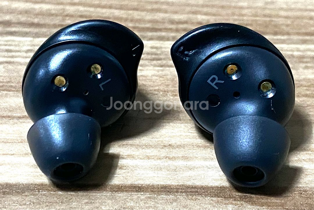 삼성 버즈+(SM-R175)전용 무선충전기BTS에디션 풀셋--7