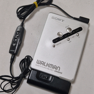 소니 워크맨 WM-EX677