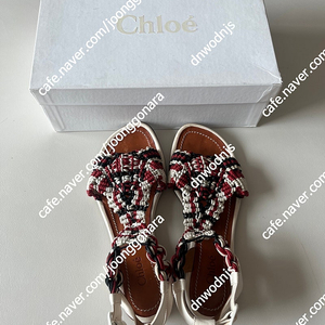 끌로에 샌들 36반 사이즈(235)