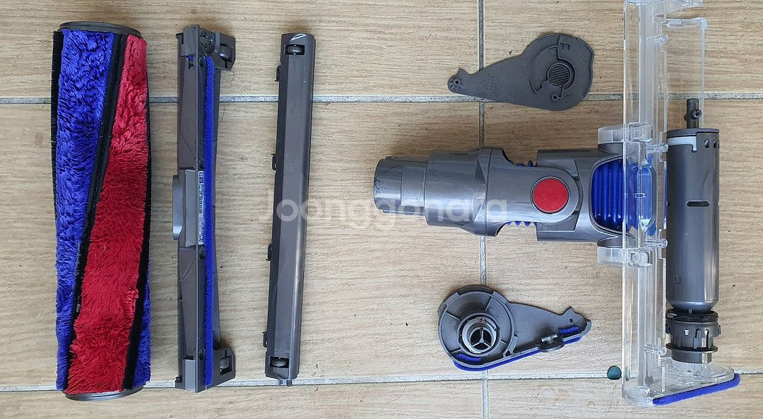 깨끗하게 세척한 다이슨 청소기 V7(22분 연속동작)--7