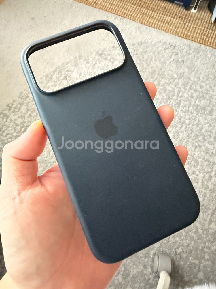 아이폰17프로맥스 정품실리콘 케이스 박풀--1