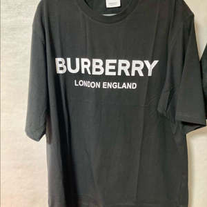 버버리 반팔티 블랙 XL 사이즈 3.5만원 (택포)