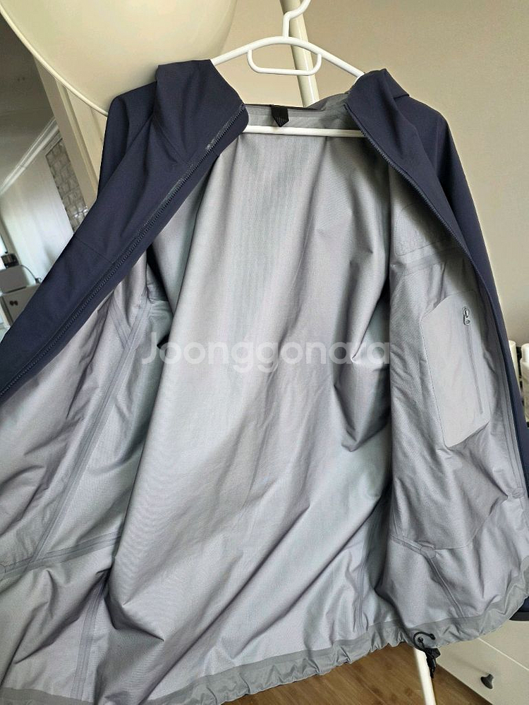 아크테릭스 베타 자켓 블랙사파이어 L사이즈(새상품급)--2