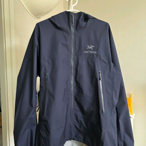 아크테릭스 베타 자켓 블랙사파이어 L사이즈(새상품급)