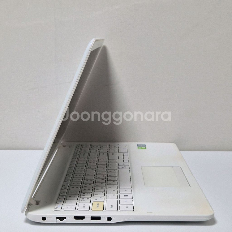 삼성 노트북 NT500R5M i5-8250U 부품용 노트북 판매합니다--2