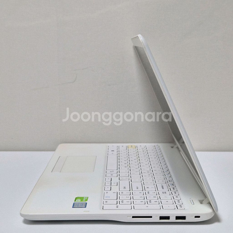 삼성 노트북 NT500R5M i5-8250U 부품용 노트북 판매합니다--1