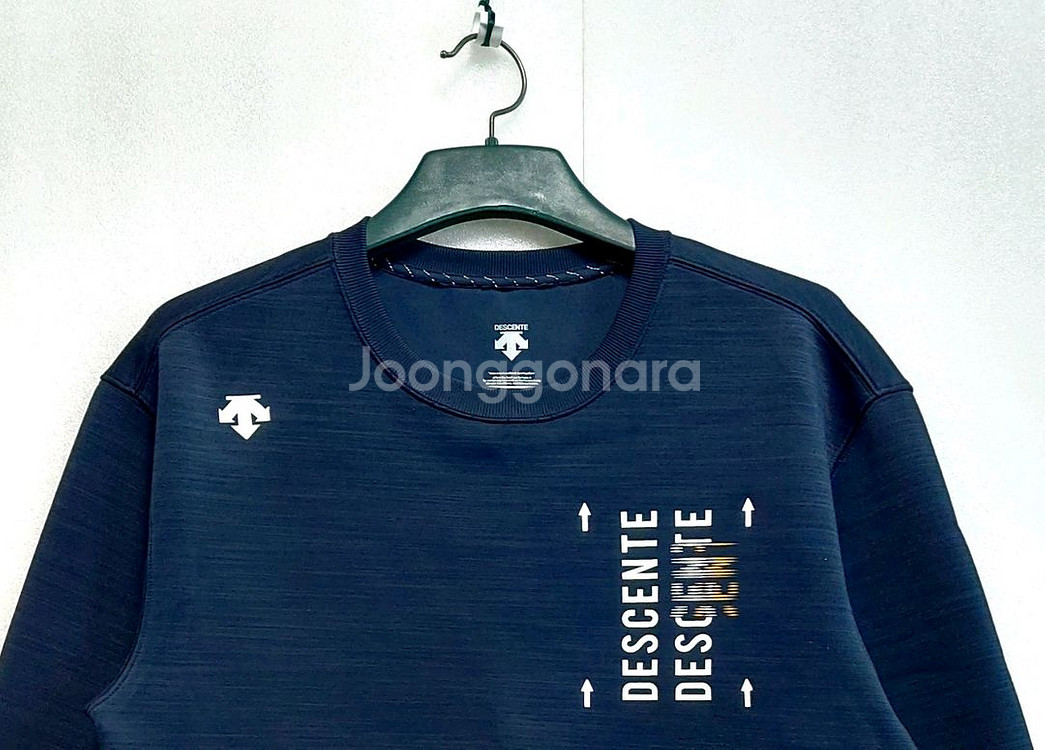 데상트 남성맨투맨100 라운드 긴팔티--1