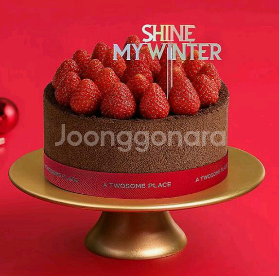 투썸플레이스 스트로베리초콜릿생크림(스초생)--0