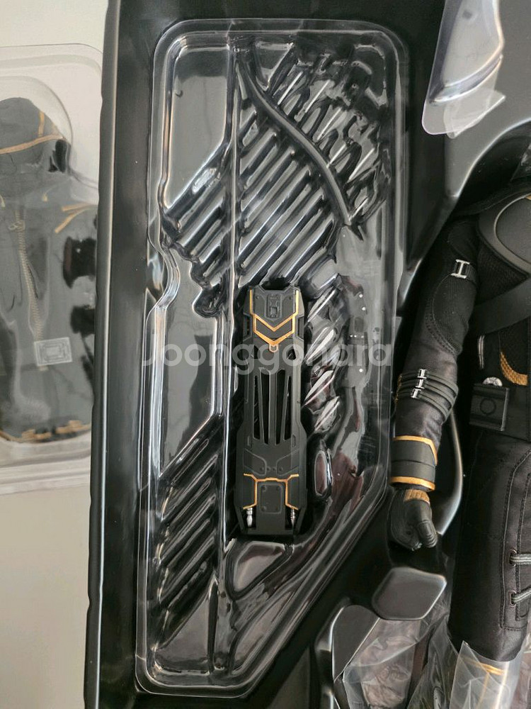 핫토이 호크아이 디럭스 팝니다--2