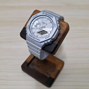 지샥. GA-2100FF-8ADR.