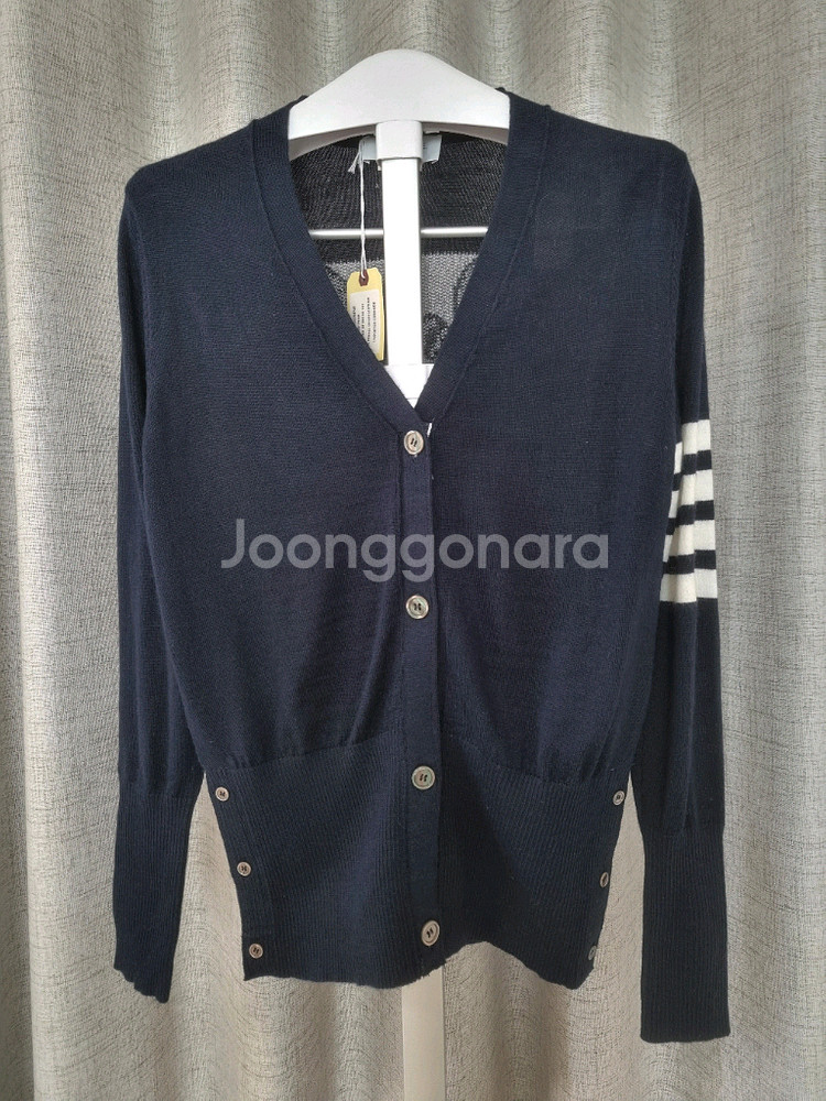 (새상품)톰브라운 4바 스트라이프 니트 가디건--0