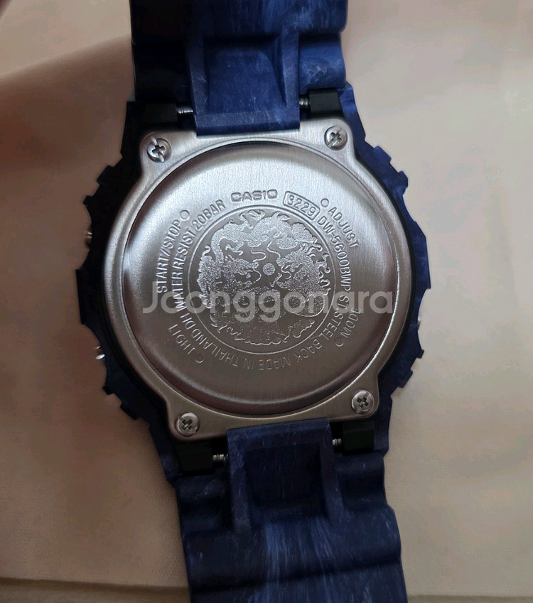 지샥. DW-5600BWP-2DR.--2