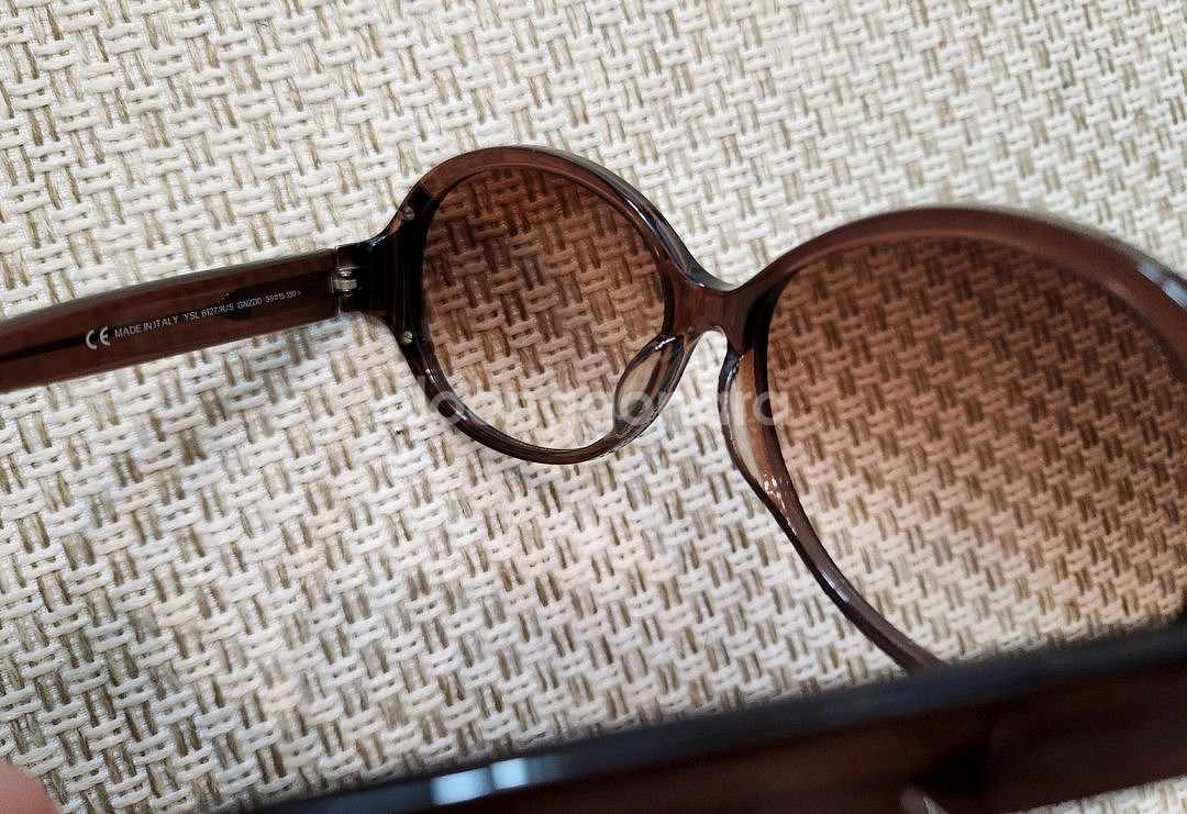 입생로랑 선글라스 (반값택포 2.3만)--4